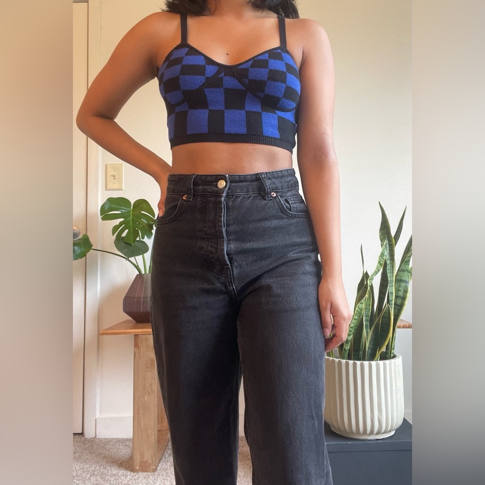 Cropped cami top. Model 5’0”- 110lbs for reference